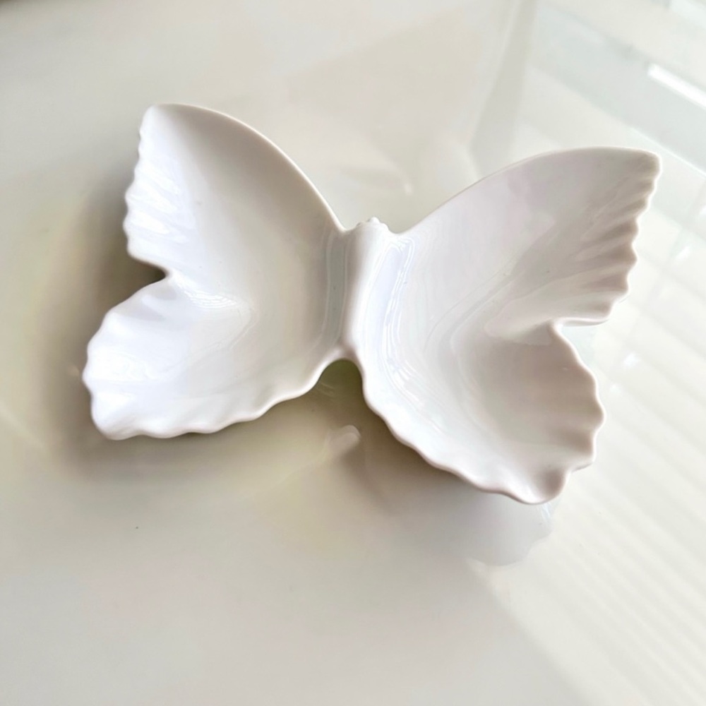 Butterfly Trinket Tray Jewelry Dish - Picture 10 of 12